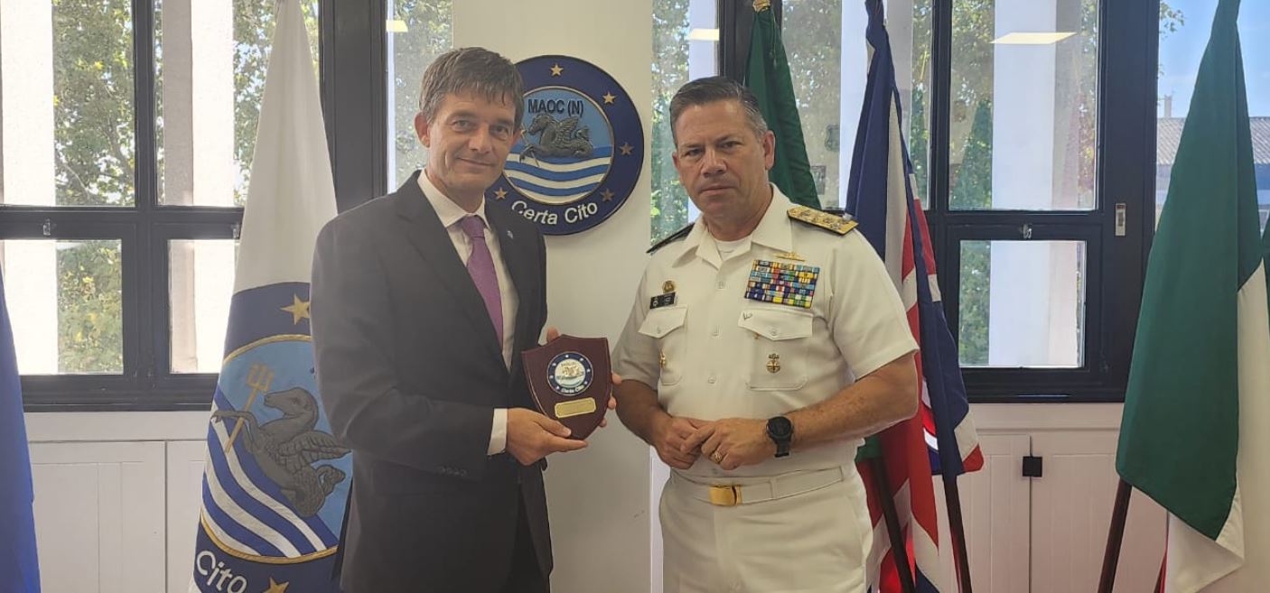 Vice-Admiral Juan Ricardo Rozo Obregón of the Colombian Navy visits MAOC-N