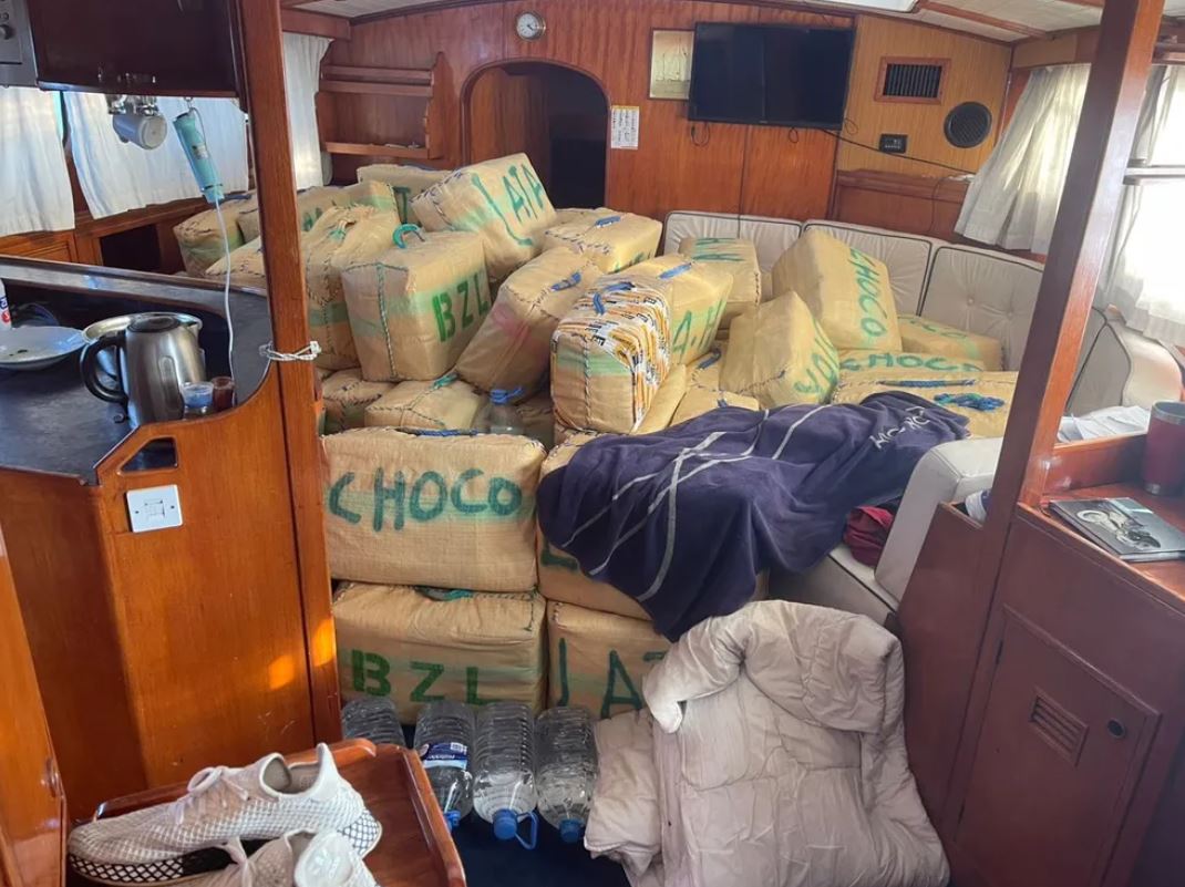 The Brazilian authorities seize 3 tonnes of hashish off the coast of Salvador